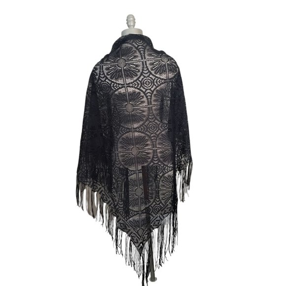 CT863 Black Ladies Fringed Shawl - Picture 3 of 3